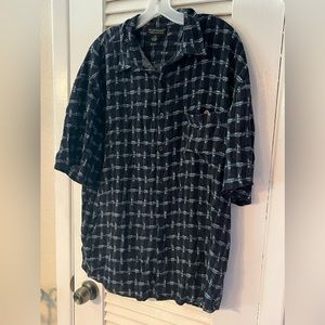 🎉 HOST PICK 🎉 Montage Collection blue print button up shirt